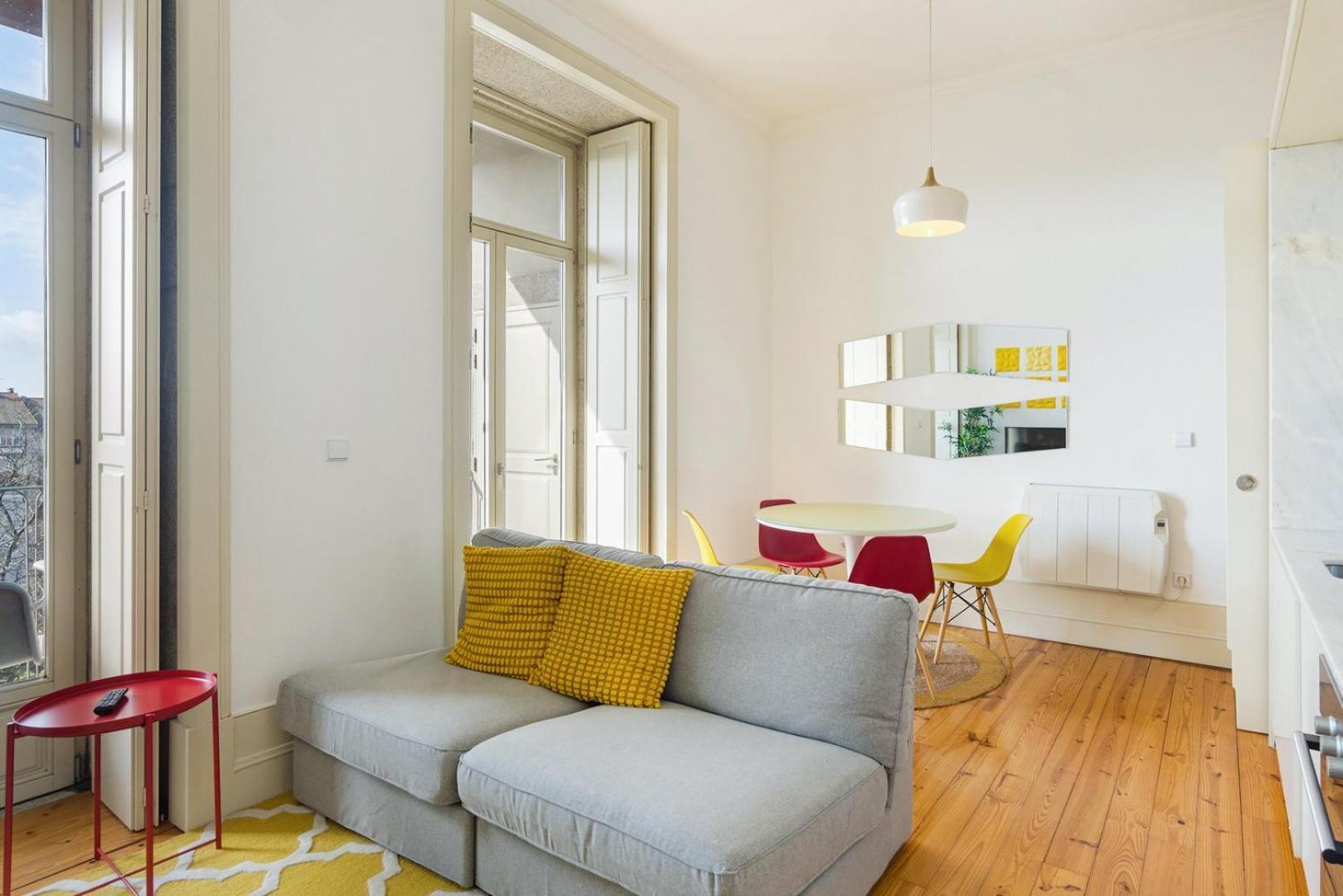 Appartamento Guestready - Urban Oasis With Private Balcony OOporto Esterno foto